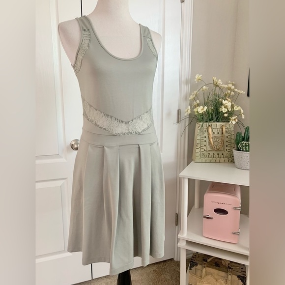 *Minor Flaw* Buffalo David Bitton Lace Pleated Fit & Flare - Picture 1 of 16